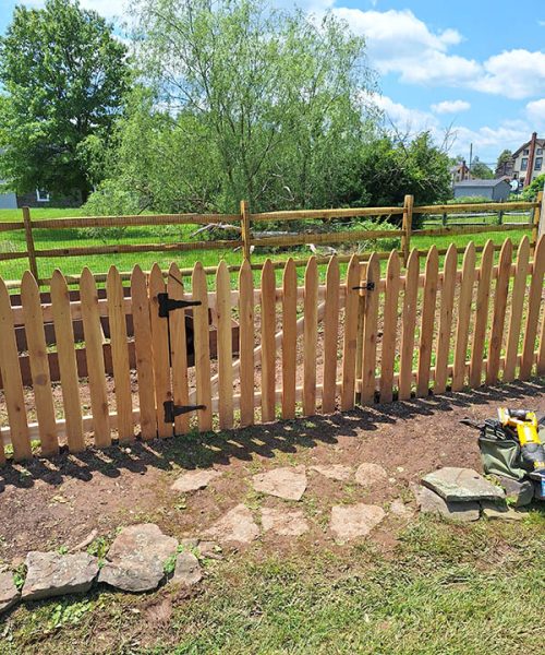 Wooden-Picket-Fence-3-ft-spaced